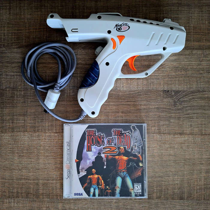 House of the Dead 2 + Light Gun Bundle - Sega Dreamcast