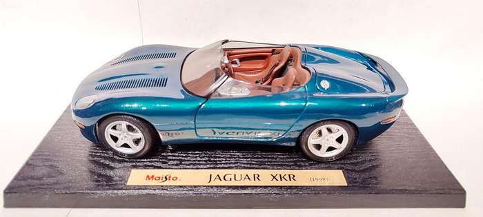 **BOXED/MINT MODEL** 1/18 Maisto SE Jaguar XKR 180 1998 Green/Blue (31863)