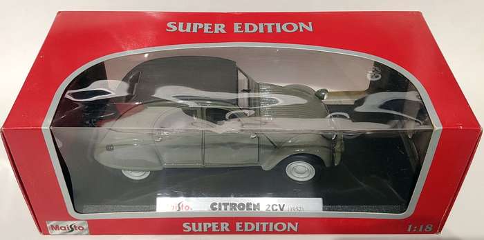 **BOXED/MINT MODEL** 1/18 Maisto Super Edition Citroen 2CV 1952 Grey/Army Green (37834)