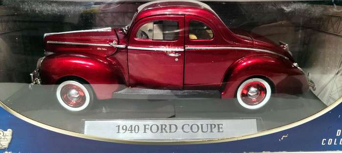 **MINT/BOXED** 1/18 MotorMax 1940 Ford Coupe Red Metallic (73108)