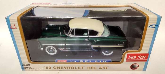 *AS NEW/BOXED* 1/18 Vintage Sunstar 1953 Chevrolet Bel Air Green Metallic (1602)