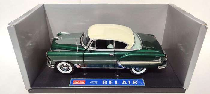 *AS NEW/BOXED* 1/18 Vintage Sunstar 1953 Chevrolet Bel Air Green Metallic (1602)