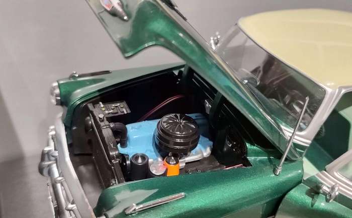 *AS NEW/BOXED* 1/18 Vintage Sunstar 1953 Chevrolet Bel Air Green Metallic (1602)