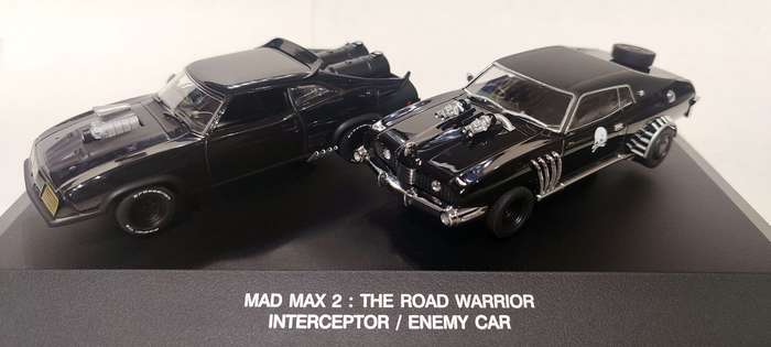 **RARE/MINT/BOXED** 1/43 AutoArt Mad Max 2 The Road Warrior Set Interceptor/Enemy Car 674110527452