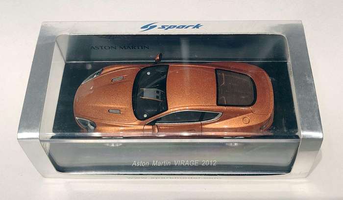*RARE/NEW* 1/43 Spark Aston Martin Virage 2012 Gold Metallic (S2168)