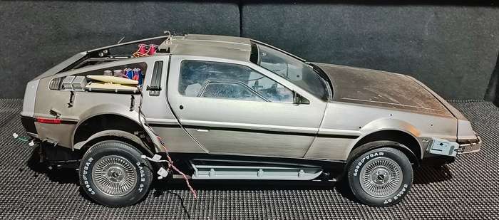 *Pre-loved/incomplete* Large-Scale Eaglemoss 1/8 Back to the Future Delorean