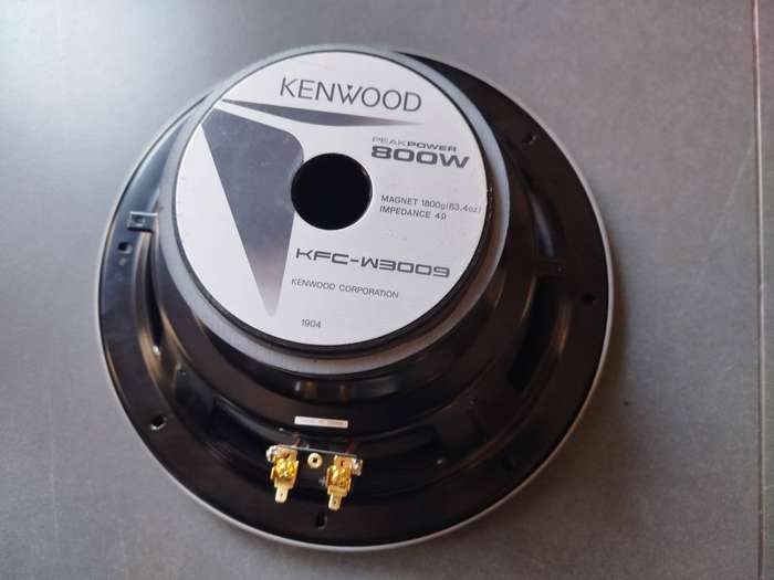 Kenwood 12" Subwoofer (KFC-W3009) - Excellent Condition