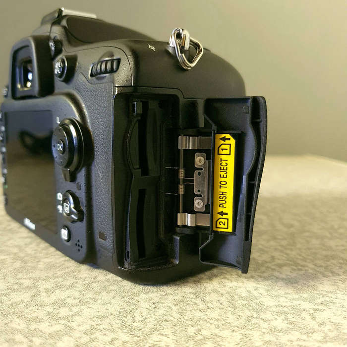 Nikon D7100 kit  + Vanguard bag