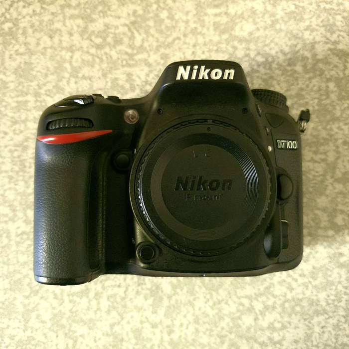 Nikon D7100 kit  + Vanguard bag