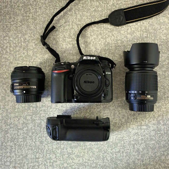 Nikon D7200 Full kit ( 2 lenses) + Nikon Safari Canvas bag