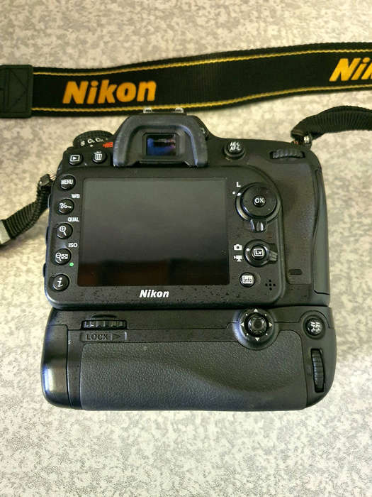 Nikon D7200 Full kit ( 2 lenses) + Nikon Safari Canvas bag