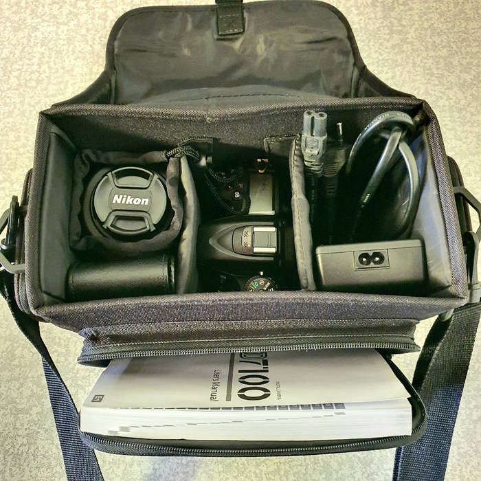 Nikon D7100 kit  + Vanguard bag