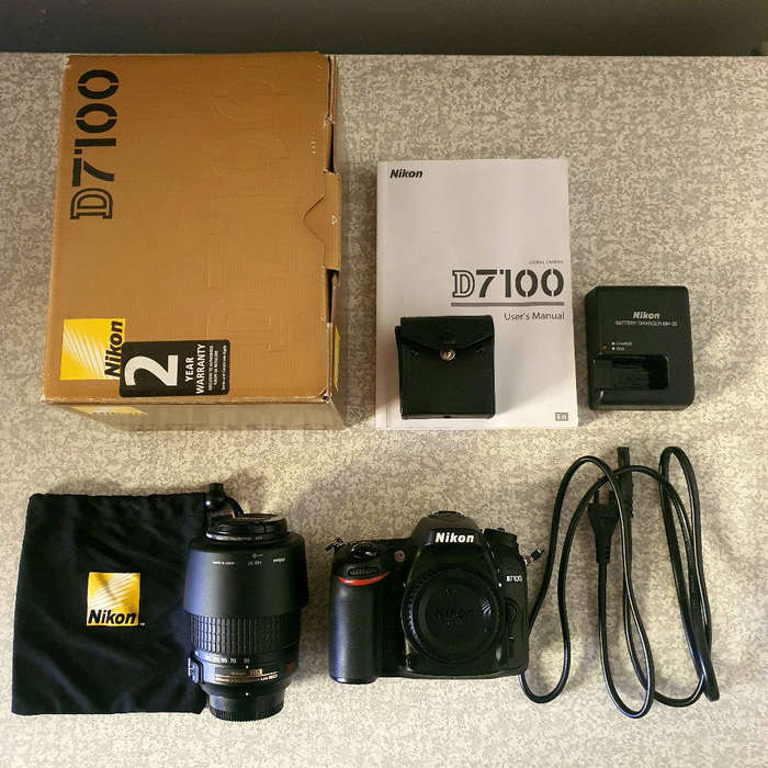 Nikon D7100 kit  + Vanguard bag