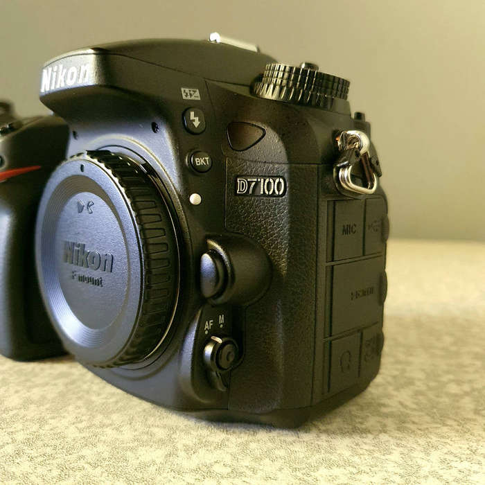 Nikon D7100 kit  + Vanguard bag