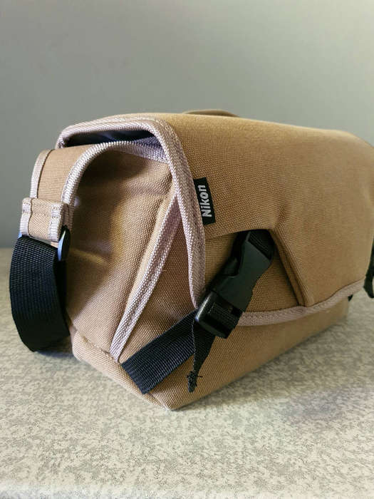 Nikon D7200 Full kit ( 2 lenses) + Nikon Safari Canvas bag