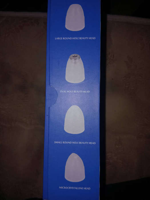 Blackhead remover, acne beauty instrument, brand new, uses standard cellphone charger (not included)