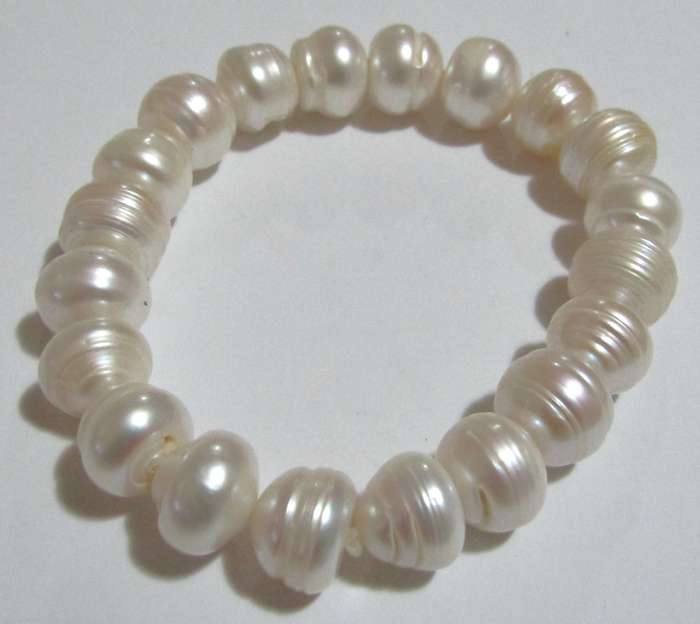 Pair of Vintage Pearl Stretch Bracelets - Natural Freshwater & Faux Pink Pearl with Crystal Charm