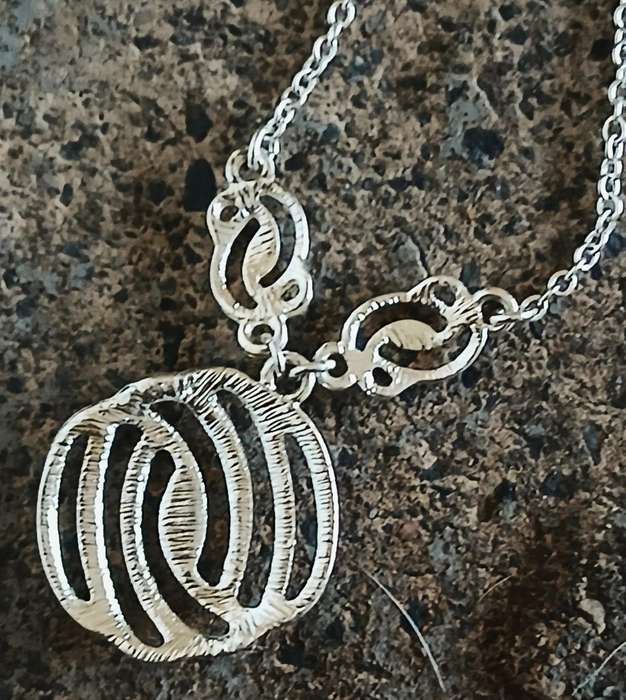 Vintage Signed AVON Art Nouveau Style Silvertone & Crystal Pendant Necklace