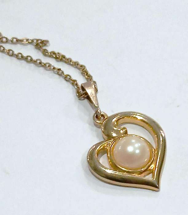 Vintage Gold-Tone Heart and Faux Pearl Pendant Necklace c1970
