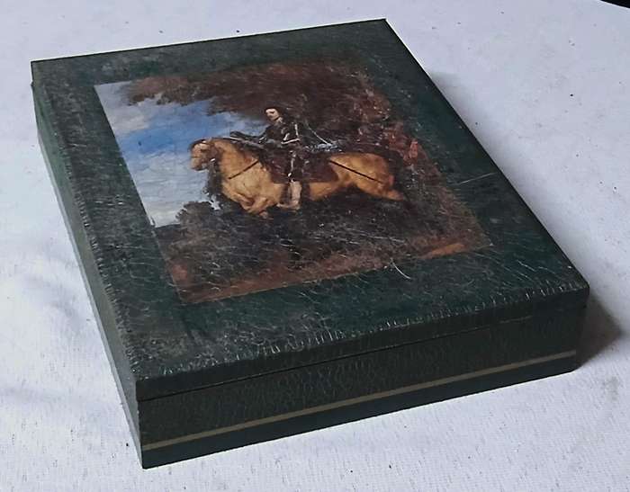 Exquisite Handcrafted Vintage-Style Tablemat Set with Matching Box