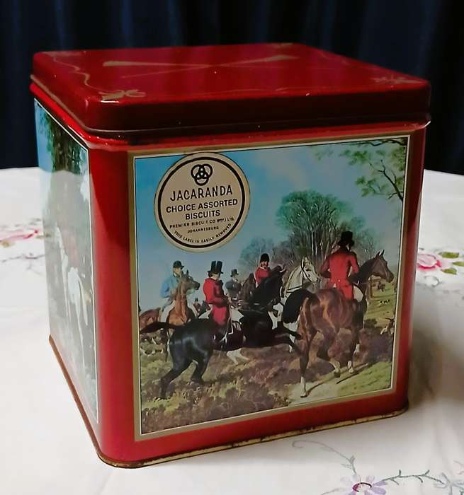 Vintage Large Jacaranda Biscuit Tin - Classic English Hunting Scenes