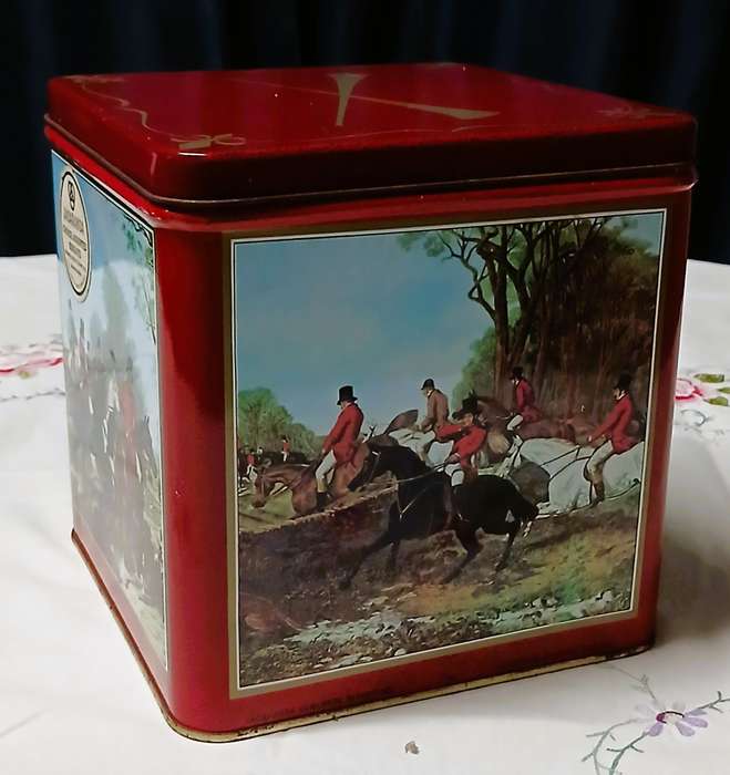 Vintage Large Jacaranda Biscuit Tin - Classic English Hunting Scenes