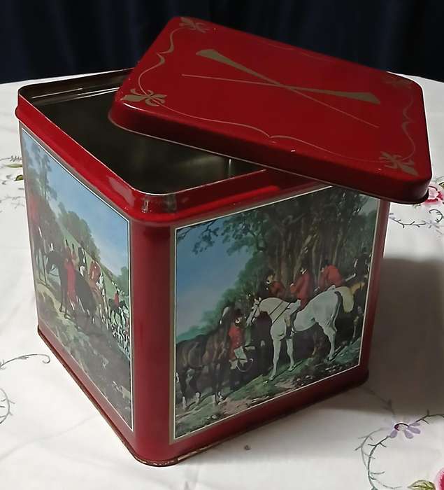 Vintage Large Jacaranda Biscuit Tin - Classic English Hunting Scenes