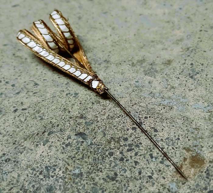 Antique Golden Mesh & Mother-of-Pearl Hat Pin | Hand-Stitched Detail | Rare Collectible c1900s