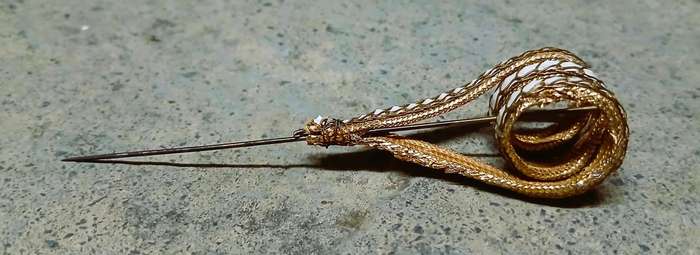 Antique Golden Mesh & Mother-of-Pearl Hat Pin | Hand-Stitched Detail | Rare Collectible c1900s