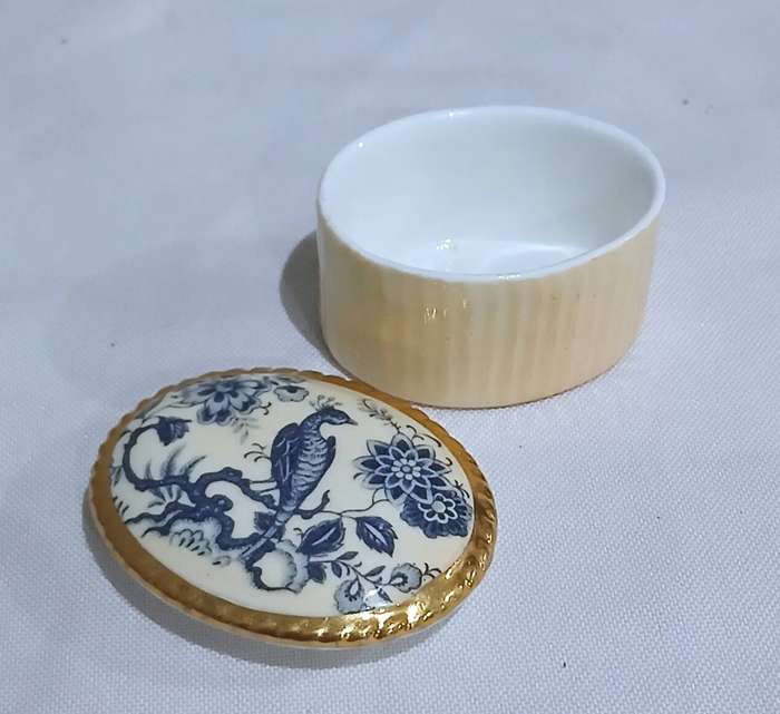 Aynsley Fine Bone China Trinket Box | Chinoiserie Peacock / Phoenix Motif with Gilded Mount