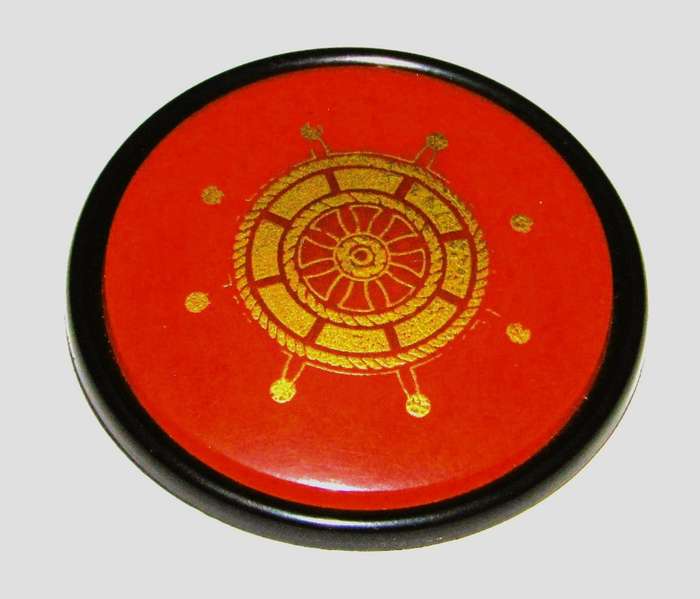 Vintage Nautical Ship's Wheel Pin / Brooch - Early Plastic (Possibly Bakelite) with Gold Detail