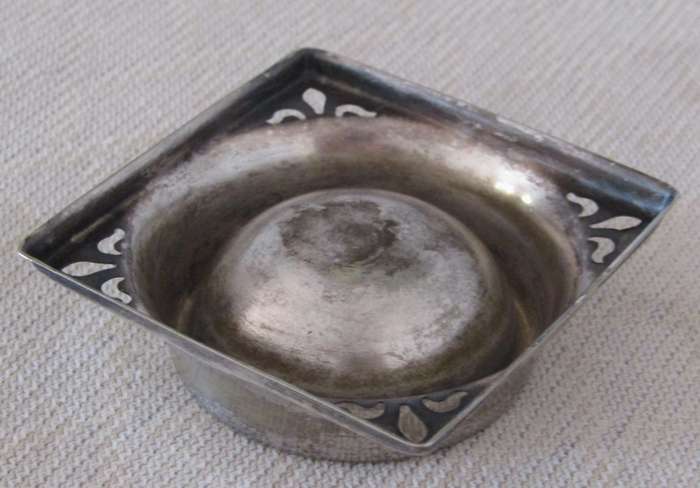 Vintage Art Nouveau Style Silver Plated Tea Strainer with Stand - EPNS, Made in England