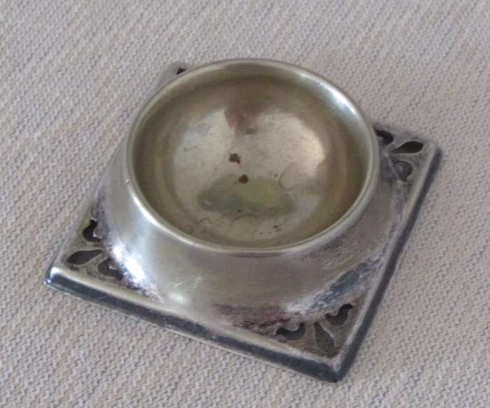 Vintage Art Nouveau Style Silver Plated Tea Strainer with Stand - EPNS, Made in England