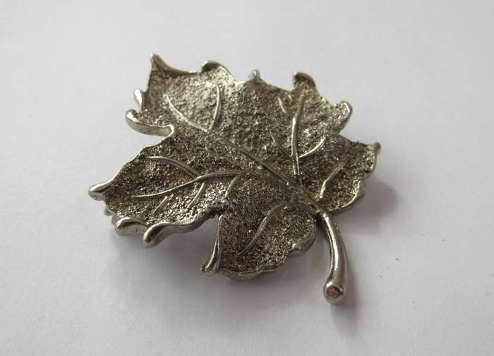 Vintage Silver Tone Maple Leaf Brooch Pin by Hollywood