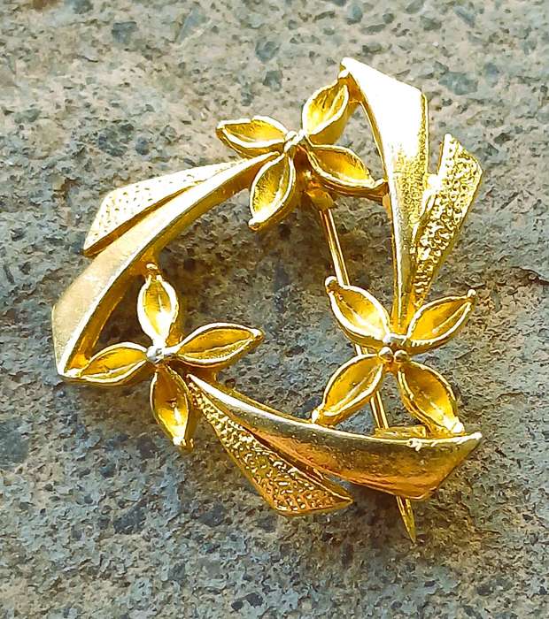 Vintage Gold Tone Brooch | Triangle Wreath with Floral Detail | Mid-Century Geometric Design