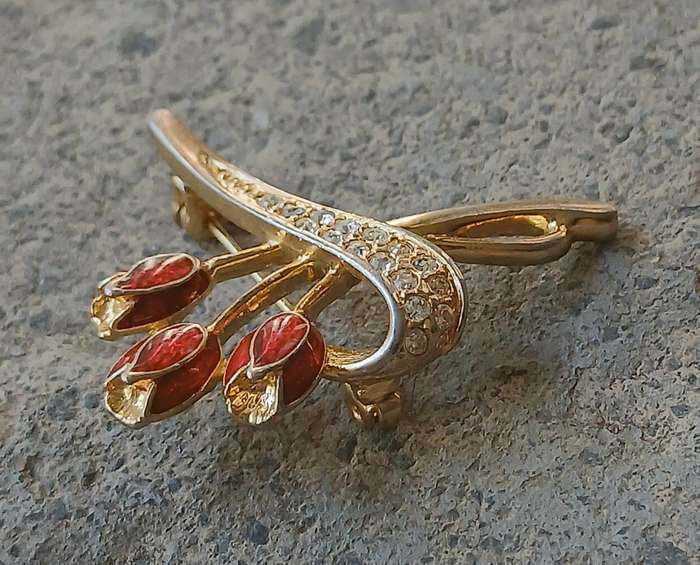 Vintage Gold-Tone Spray Brooch | Red Enamel Tulips & Pave Diamante Ribbon