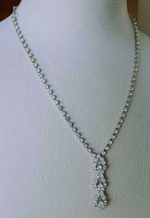 Vintage 1950s Silver-tone Rhinestone Necklace | Elegant Loop Pendant Design