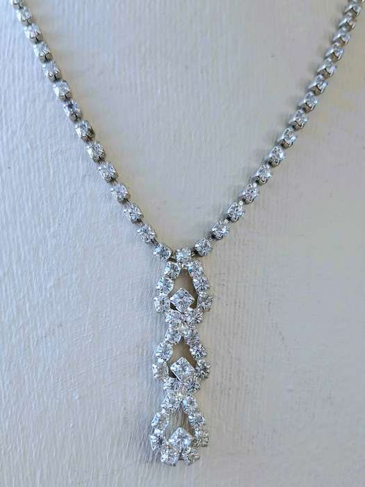 Vintage 1950s Silver-tone Rhinestone Necklace | Elegant Loop Pendant Design