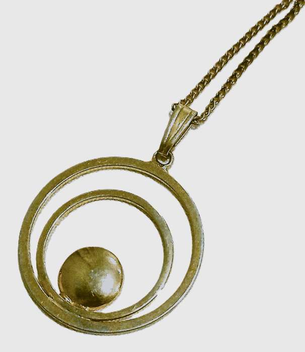 Vintage 1970s Gold-Tone Necklace | Geometric Pendant Design