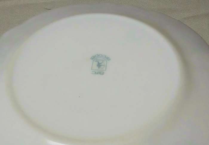 Vintage Arcopal Arc France Plate | Provincial Floral Pattern | Opal Glass Display Plate 23.5cm