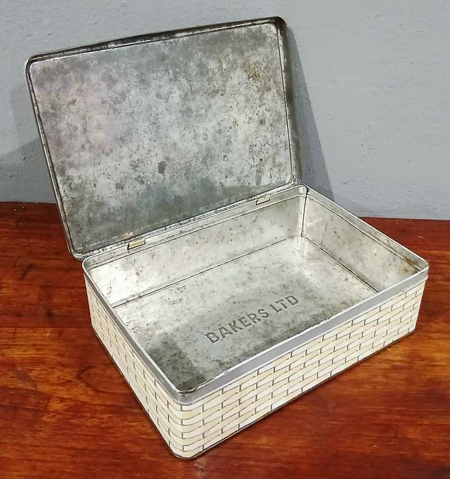 Vintage Biscuit Tin | Bakers Choice Assorted with Floral Basket Design
