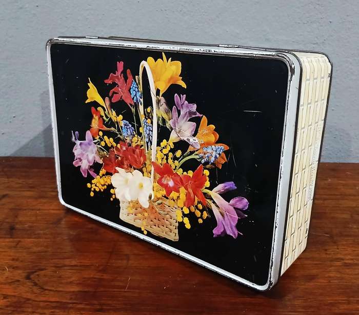 Vintage Biscuit Tin | Bakers Choice Assorted with Floral Basket Design