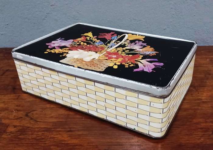 Vintage Biscuit Tin | Bakers Choice Assorted with Floral Basket Design