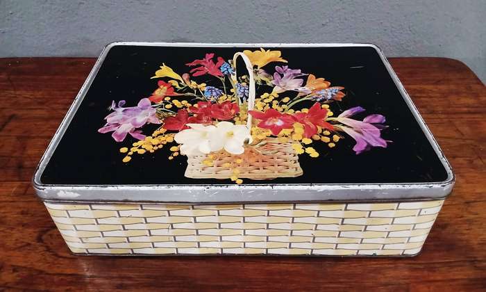 Vintage Biscuit Tin | Bakers Choice Assorted with Floral Basket Design