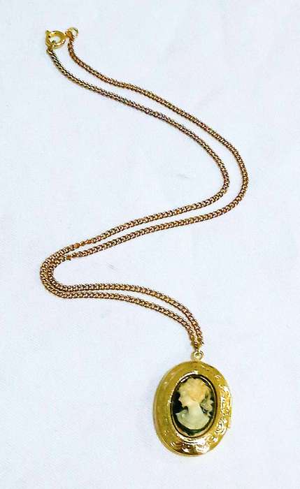 Vintage Gold-Tone Cameo Locket Necklace | Oval Floral Design