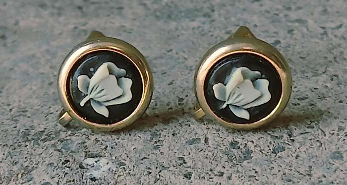 Vintage Gold-Tone Rose Cameo Clip-On Earrings | White on Black | Classic Floral Contrast