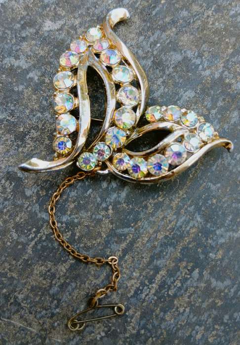 Vintage Gold Tone Aurora Borealis Brooch | Mid-Century Leaf Design with Safety Chain