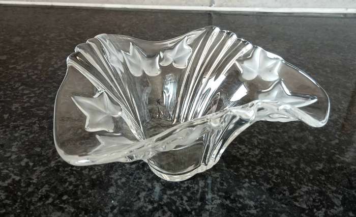 Vintage Mikasa Parisian Ivy Handkerchief Bowl | Sculptural Modern Elegance