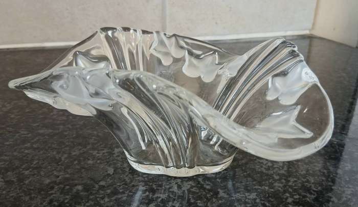 Vintage Mikasa Parisian Ivy Handkerchief Bowl | Sculptural Modern Elegance