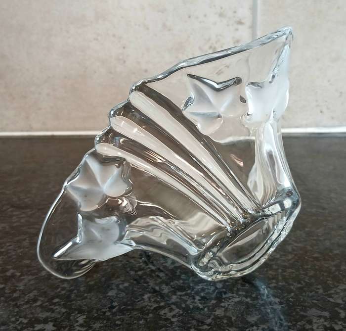 Vintage Mikasa Parisian Ivy Handkerchief Bowl | Sculptural Modern Elegance